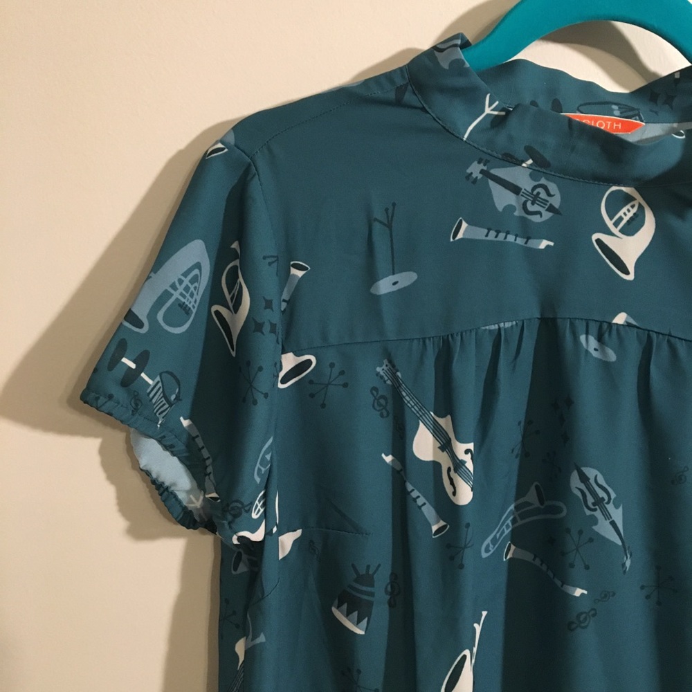 ModCloth Boat Neck Instrument Top - Picture 2 of 5